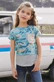 T-shirt da ragazza con strisce di giunzione con stampa leopardata mimetica