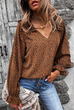 Camicia con stampa leopardata a maniche lunghe con scollo a V arricciato