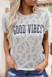 T-shirt con stampa leopardata GOOD VIBES