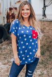 T-shirt blu tasca applicata con stampa stelle USA