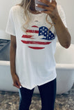 T-shirt girocollo bianca tinta unita con stampa labbra bandiera americana 